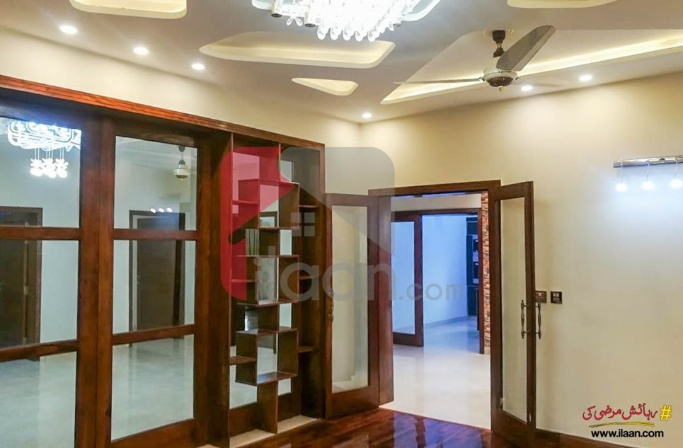 570 ( sq.ft ) apartment for sale in Bahria Town, Lahore
