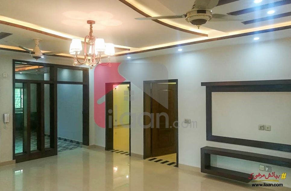 8 Marla House for Sale in Bahria Town, Lahore