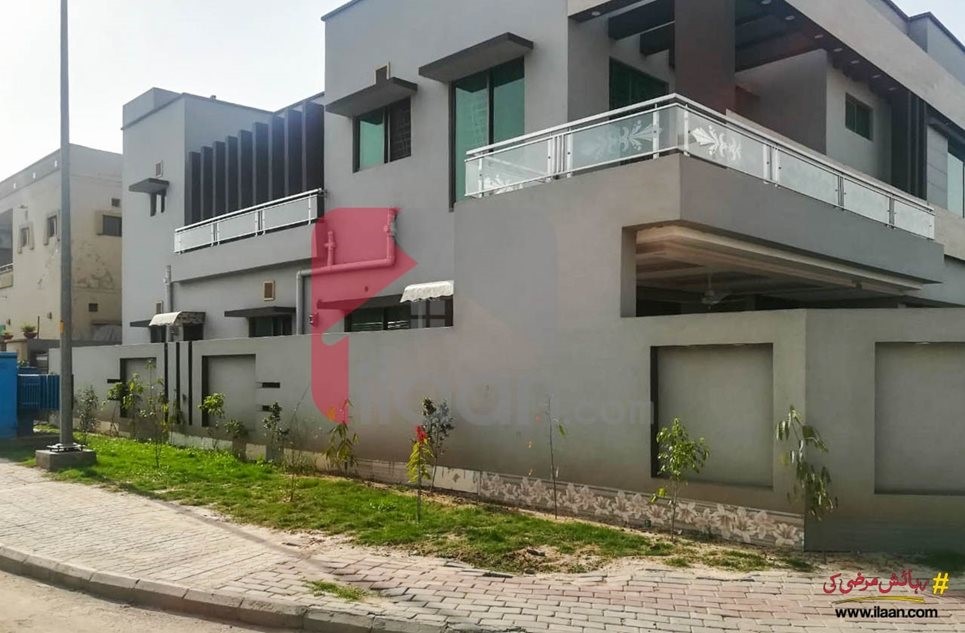 2 kanal house for sale in Bahria Town, Lahore