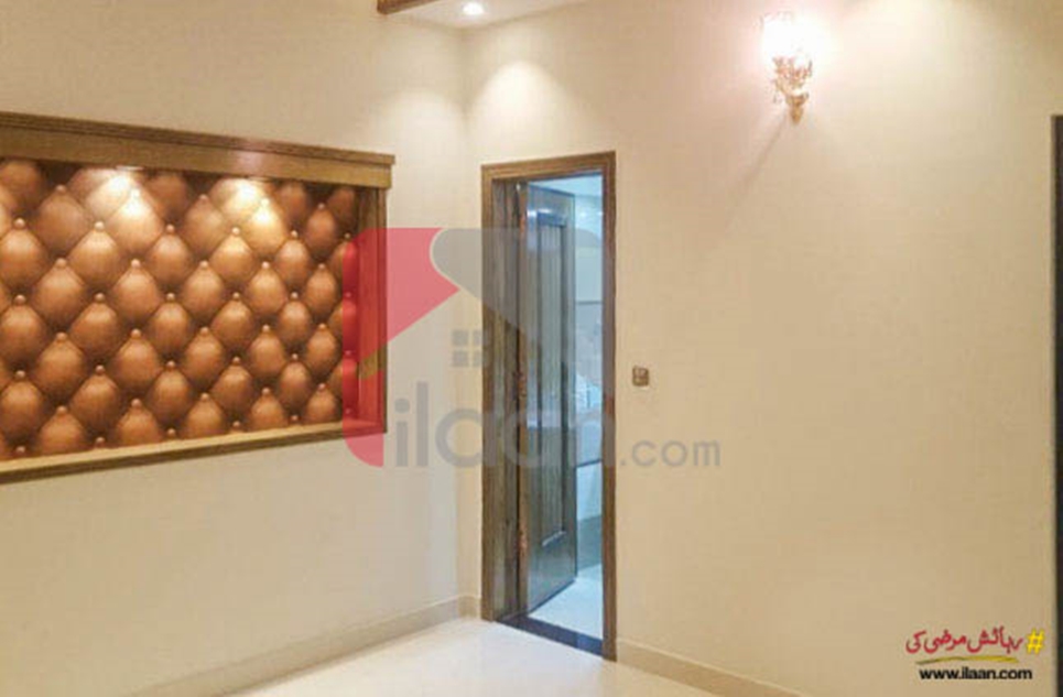 525 ( sq.ft ) apartment for sale ( third floor ) in Sector D, Bahria Town, Lahore