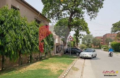 10 marla house for sale in Block C1, Faisal Town, Lahore 