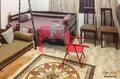900 ( sq.ft ) apartment for sale ( third floor ) in Block 2, Gulshan-e-iqbal, Karachi