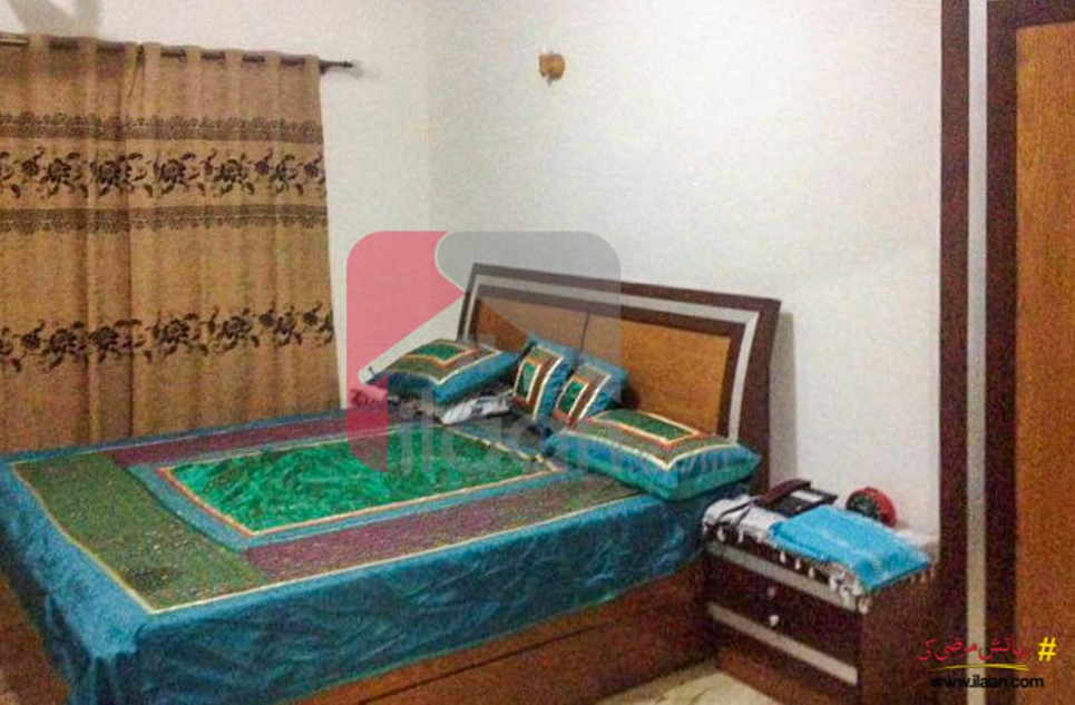 900 ( sq.ft ) apartment for sale ( third floor ) in Block 2, Gulshan-e-iqbal, Karachi