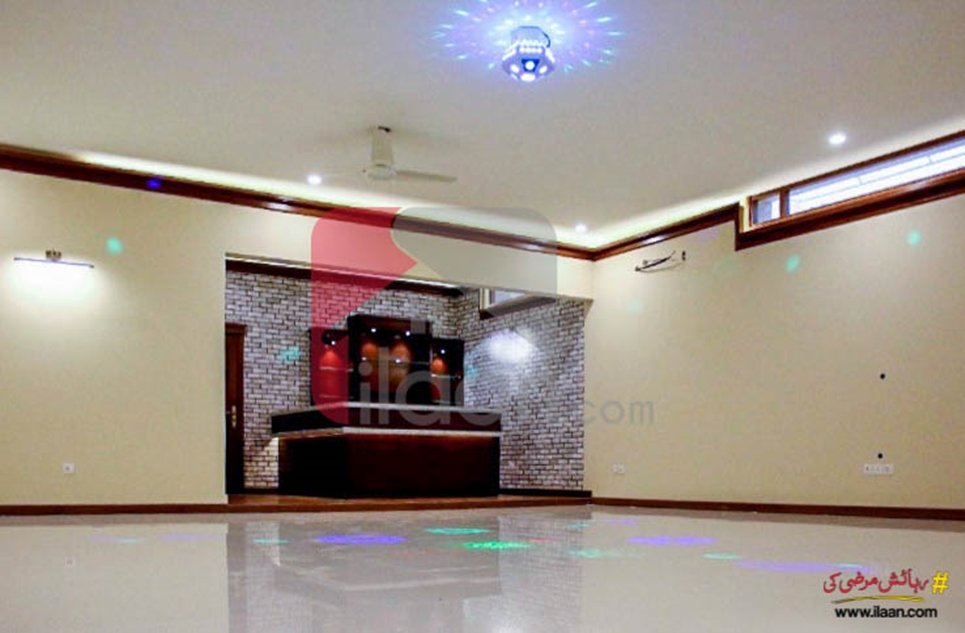 100 ( square yard ) house for sale in Phase 8, DHA, Karachi ( furnished )