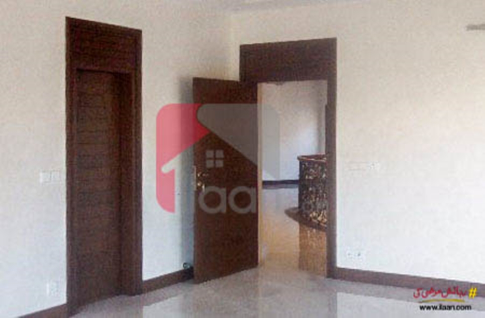 1750 ( sq.ft ) apartment for sale ( first floor ) in Phase 6, DHA, Karachi