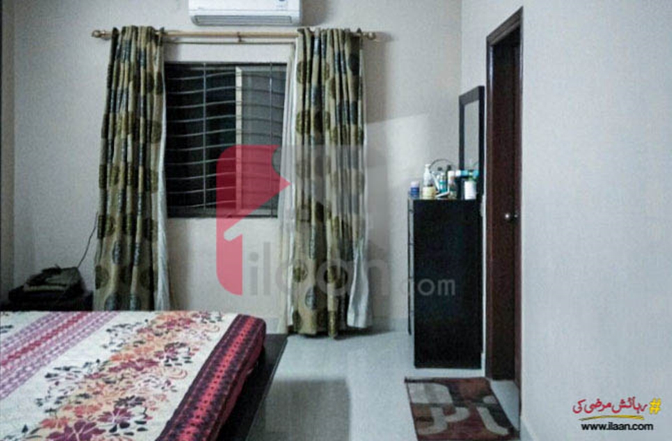 600 ( sq.ft ) apartment for sale ( third floor ) in Block L, North Nazimabad Town, Karachi