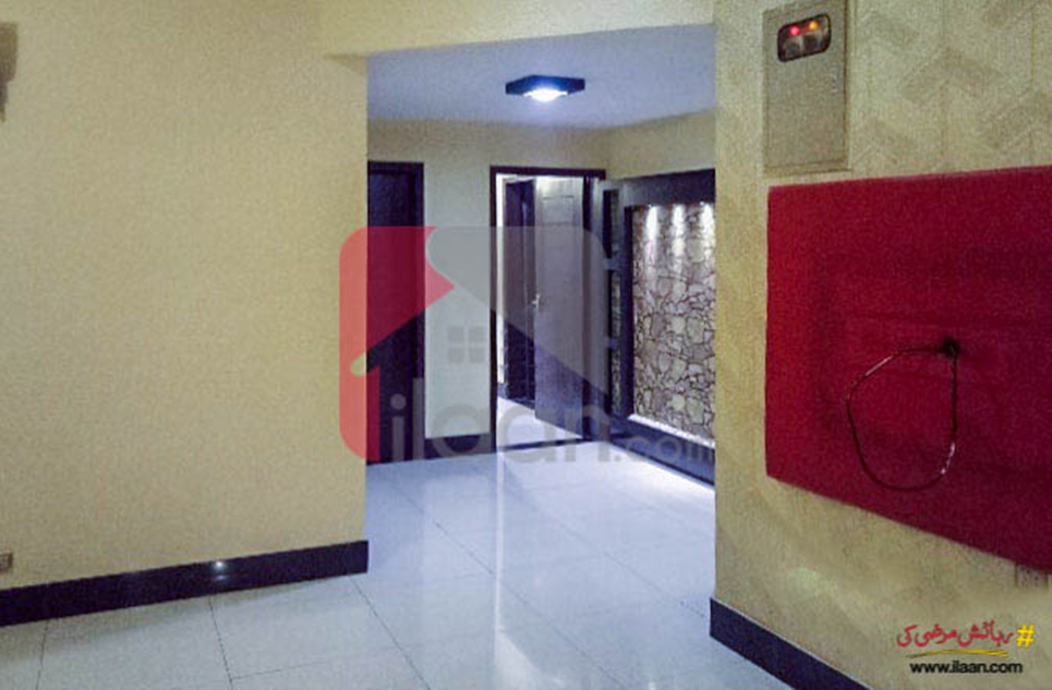 1600 ( sq.ft ) apartment for sale ( fourth floor ) in Block 9, Clifton, Karachi 