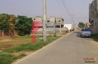 10 marla plot available for sale in Bankers Co-operative Housing Society, Lahore