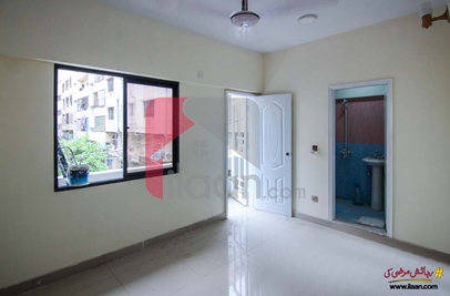 1800 ( sq.ft ) apartment for sale ( fourth floor ) in Bukhari Commercial Area, Phase 6, DHA, Karachi