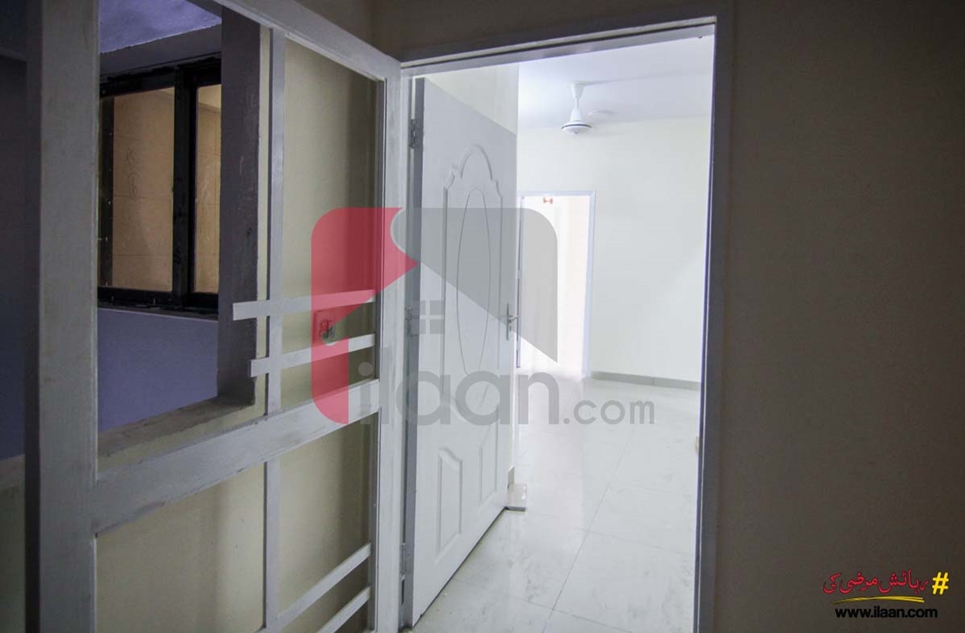 2000 ( sq.ft ) apartment for sale ( third floor ) in Bukhari Commercial Area, Phase 6, DHA, Karachi