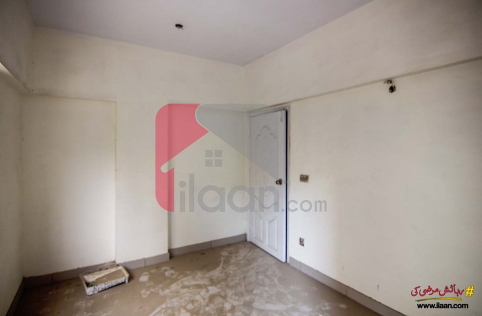 1150 ( sq.ft ) apartment for sale ( third floor ) in Bukhari Commercial Area, Phase 6, DHA, Karachi 