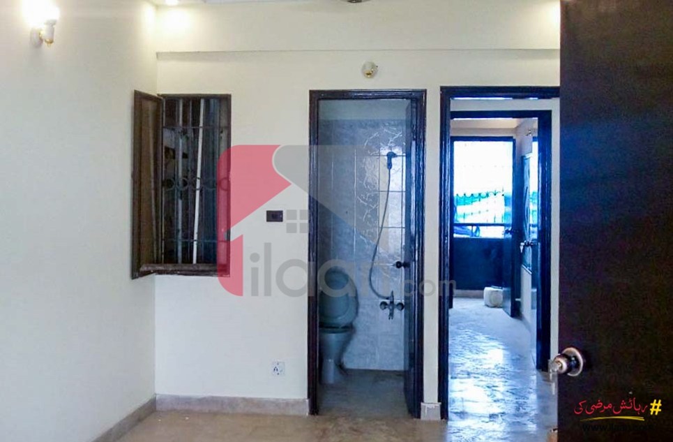 1150 ( sq.ft ) apartment for sale ( first floor ) in Bukhari Commercial Area, Phase 6, DHA, Karachi