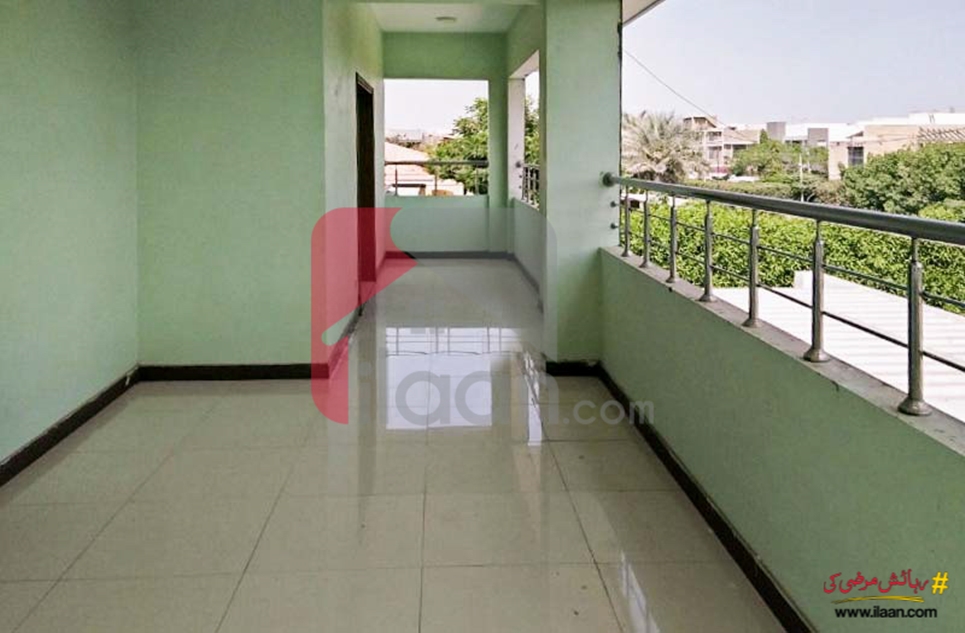 1600 ( sq.ft ) apartment for sale ( fourth floor ) in Clifton, Karachi 