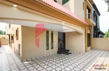 10 marla house available for sale in Iqbal Block, Sector E, Bahria Town, Lahore
