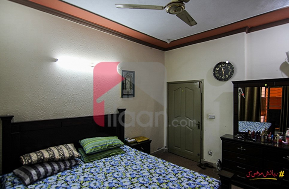 10 marla house available for sale in Block R, Marghzar Officers Colony, Lahore