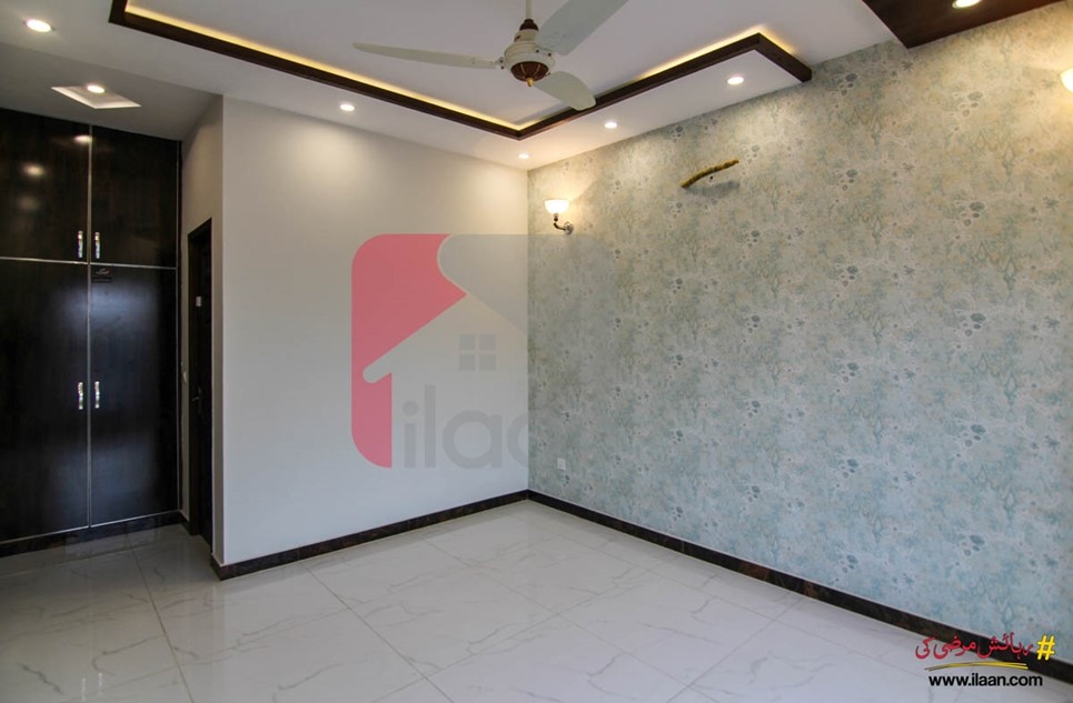 10 marla house available for sale in Umer Block, Sector B, Bahria Town, Lahore