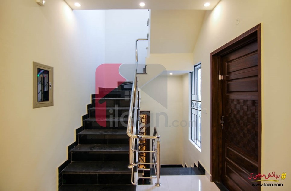 10 marla house available for sale in Tulip Block, Bahria Town, Lahore