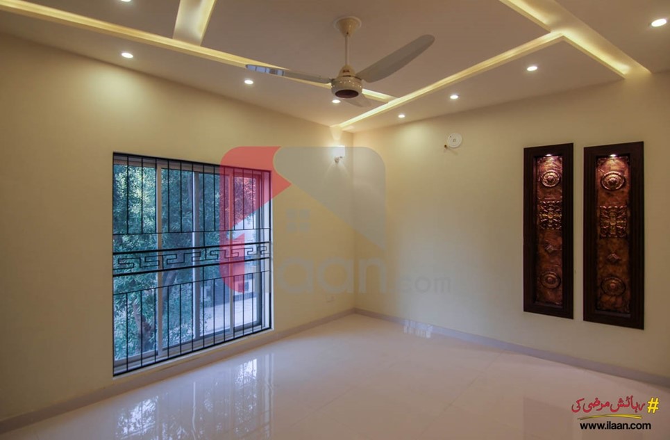 10 marla house available for sale in Tulip Block, Bahria Town, Lahore
