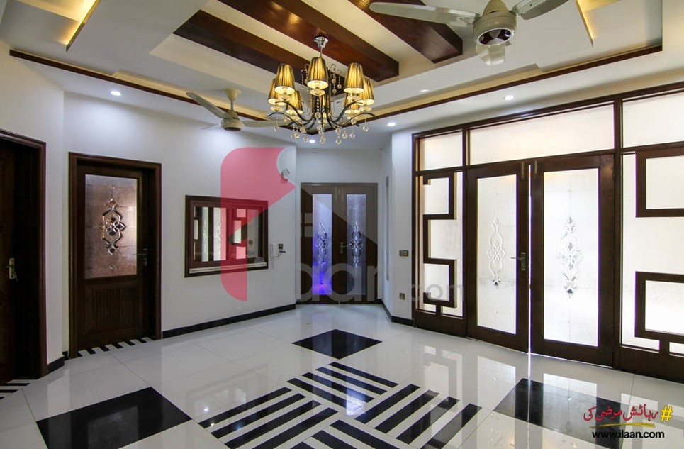 10 marla house for sale in Shaheen Block, Bahria Town, Lahore