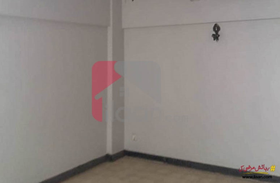 1050 ( sq.ft ) apartment available for sale ( second floor ) in Block 2, Clifton, Karachi