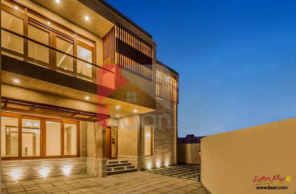 500 ( square yard ) house available for sale in Phase 8, DHA, Karachi