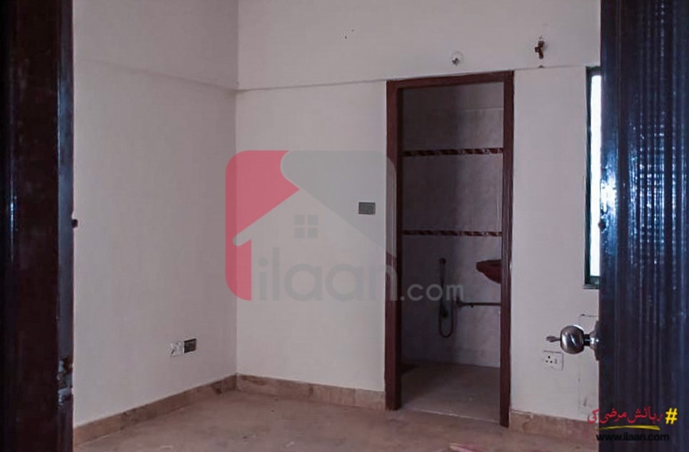 1400 ( sq.ft ) apartment available for sale ( second floor ) in Phase 5, DHA, Karachi