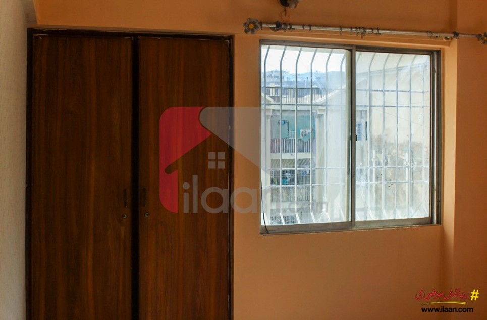 1050 ( sq.ft ) apartment available for sale ( fourth floor ) in Gulistan-e-Johar, Karachi 