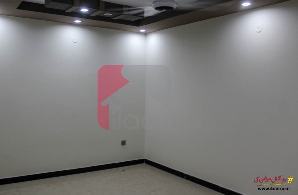 4500 ( sq.ft ) apartment available for sale ( second floor ) in Gulshan-e-Iqbal, Karachi