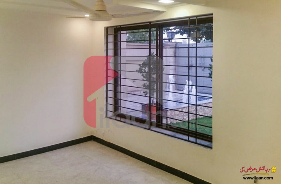 800 ( square yard ) house for sale in F-11/2, Islamabad