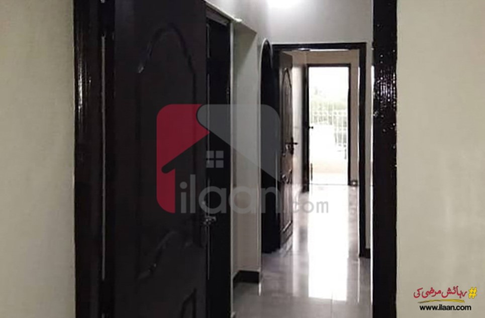 1600 ( sq.ft ) apartment for sale ( second floor ) in Zainab Plaza, Block 17, Gulshan-e-Iqbal, Karachi