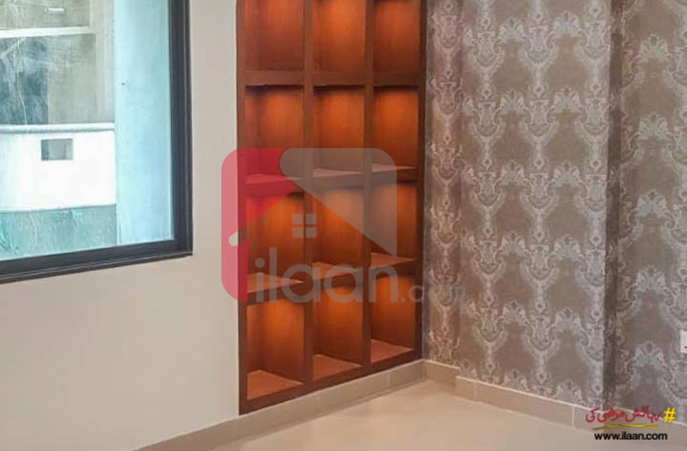 1800 ( sq.ft ) apartment for sale ( third floor ) in Seher Commercial Area, Phase 7, DHA, Karachi
