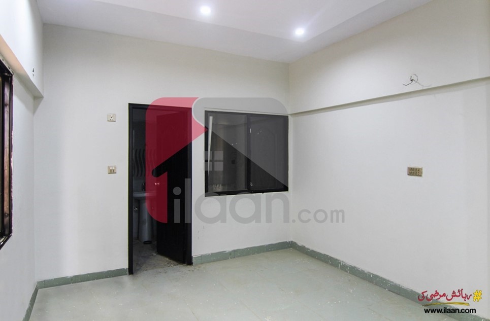 1400 ( sq.ft ) apartment for sale ( second floor ) in Block 13/D2, Gulshan-e-iqbal, Karachi
