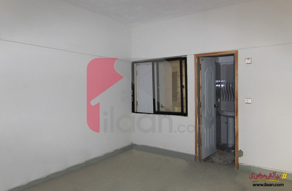 1400 ( sq.ft ) apartment for sale ( third floor ) in Block 13/D2, Gulshan-e-iqbal, Karachi