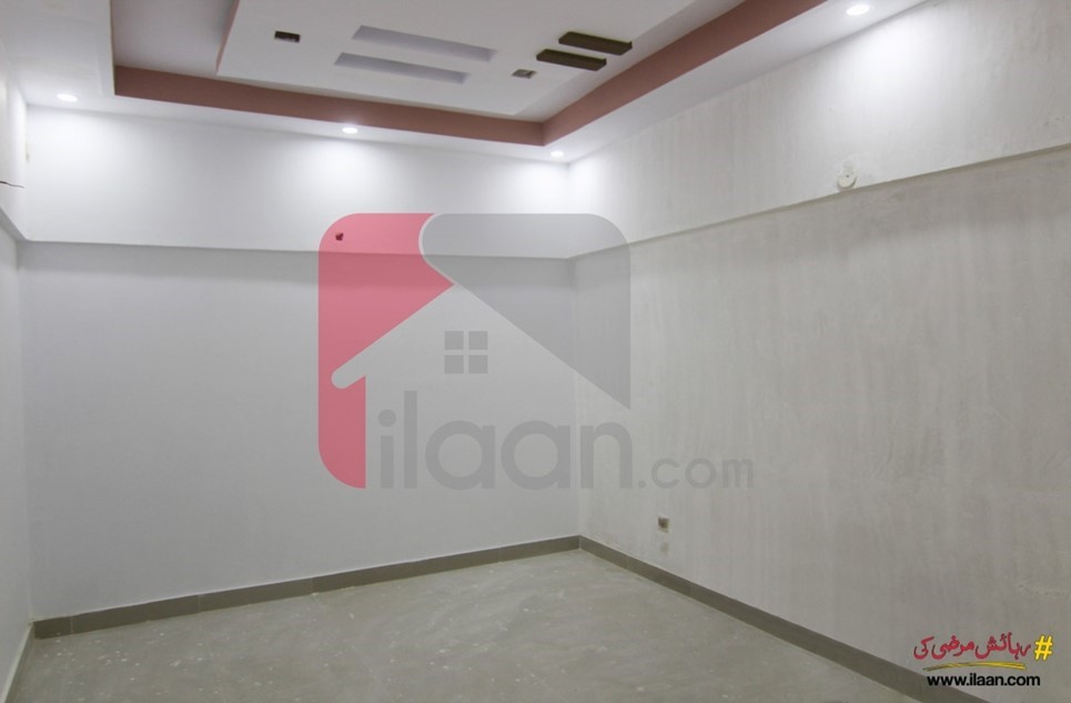1400 ( sq.ft ) apartment for sale ( fifth floor ) in Block 13/D2, Gulshan-e-iqbal, Karachi ( furnished )