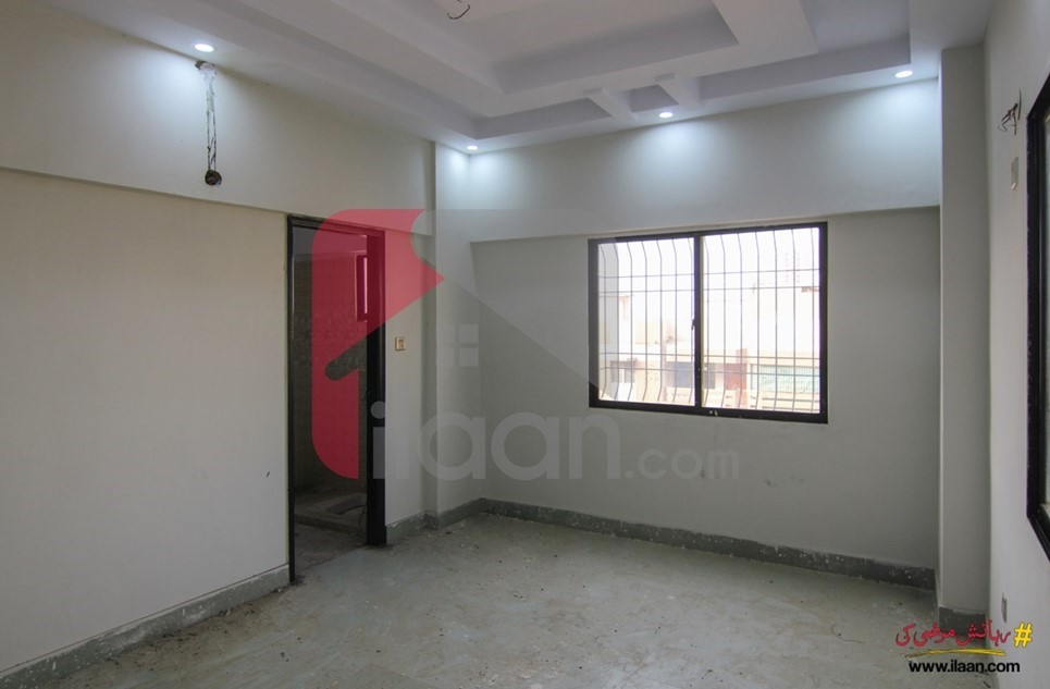 1400 ( sq.ft ) apartment for sale ( fifth floor ) in Block 13/D2, Gulshan-e-iqbal, Karachi ( furnished )