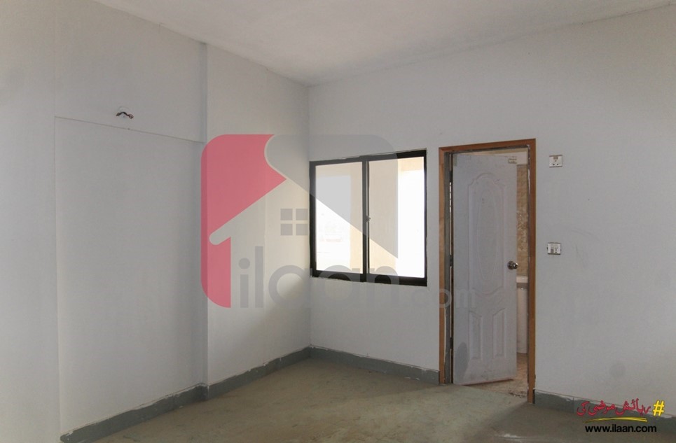 1400 ( sq.ft ) apartment for sale ( sixth floor ) in Block 13/D-2, Gulshan-e-iqbal, Karachi ( furnished )